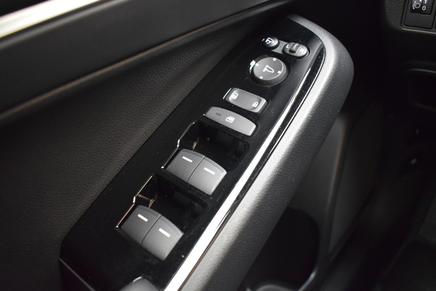 HONDA HR-V ADVANCE 1.5 i-MMD 4x2 - Ítem14