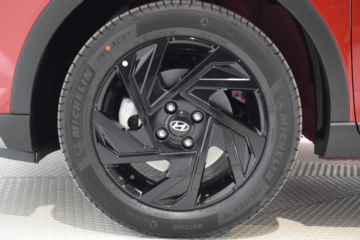 HYUNDAI BAYON BLACK LINE 1.0T 66kW (90CV) - Ítem9
