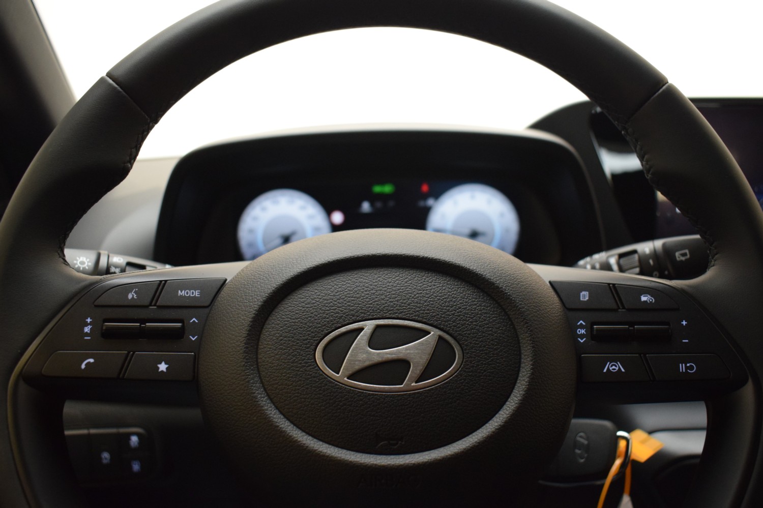HYUNDAI BAYON BLACK LINE 1.0T 66kW (90CV) - Ítem11