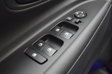 HYUNDAI BAYON BLACK LINE 1.0T 66kW (90CV) - Ítem14