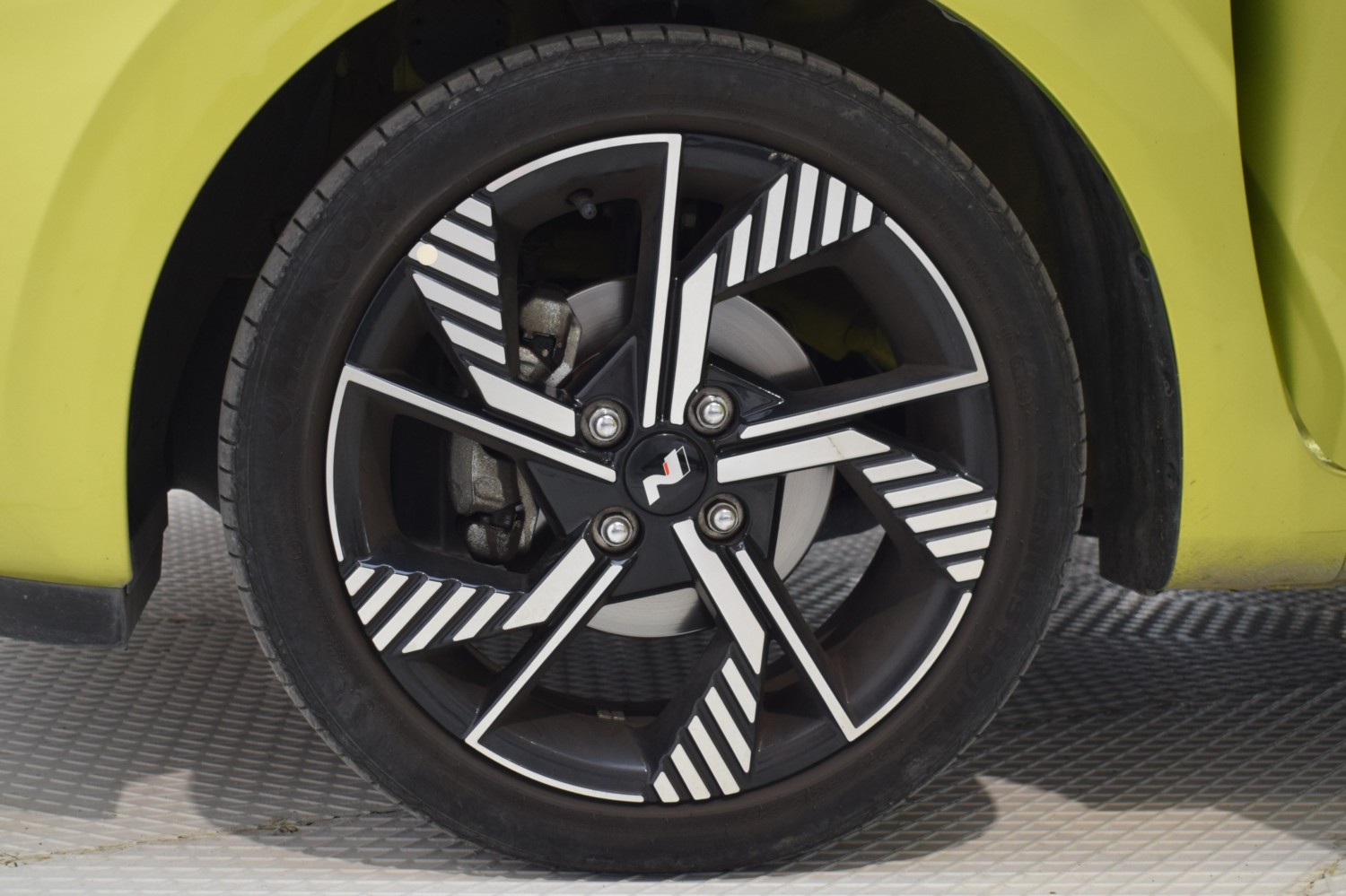 HYUNDAI i10 N LINE 1.2 84CV - Ítem9