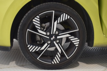 HYUNDAI i10 N LINE 1.2 84CV - Ítem9