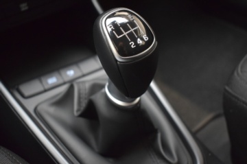 HYUNDAI i20 KLASS 1.0 TGDI 74kW (100CV) 48V - Ítem16