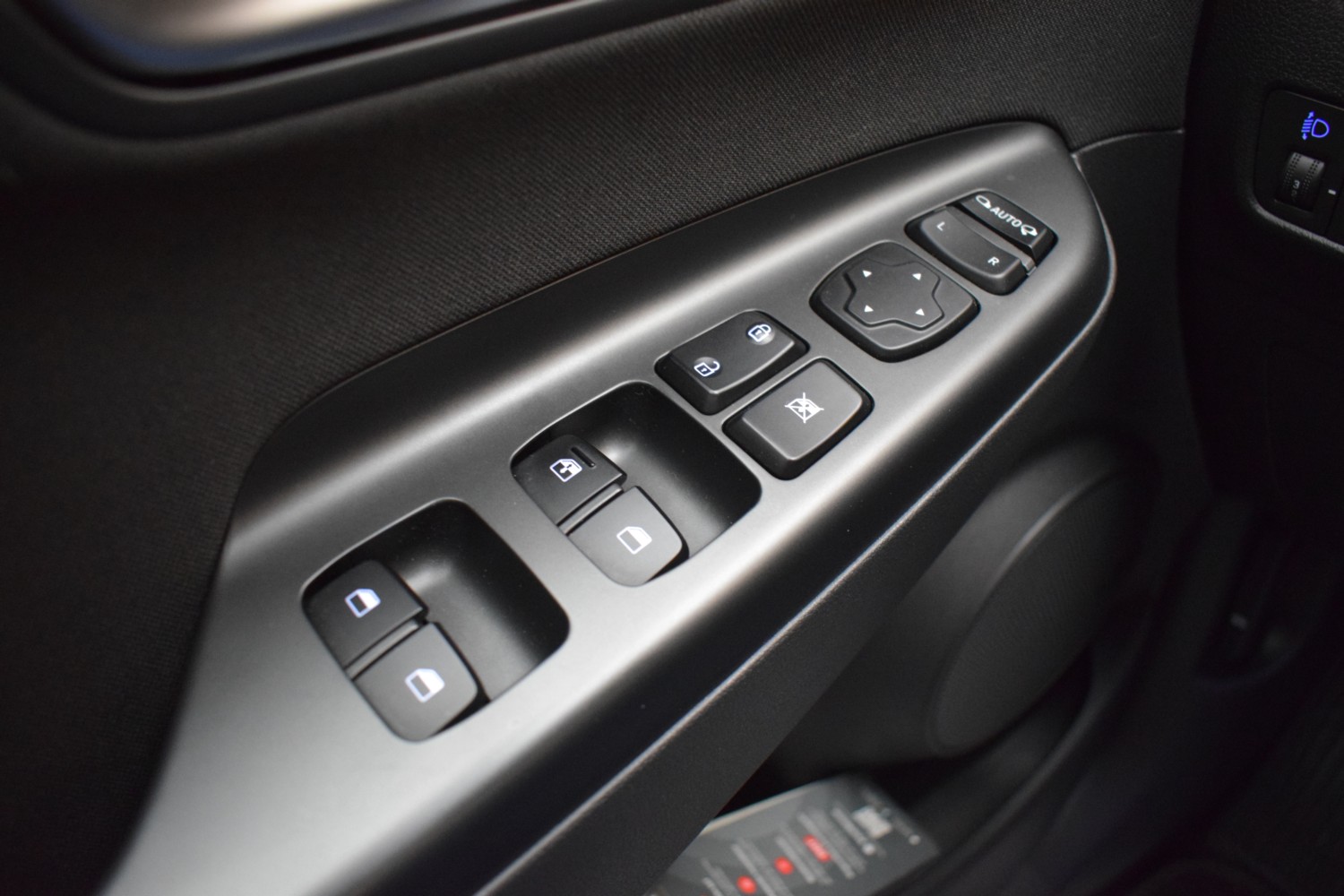 HYUNDAI KONA TECNO 1.6 GDI HEV 2C DCT - Ítem13