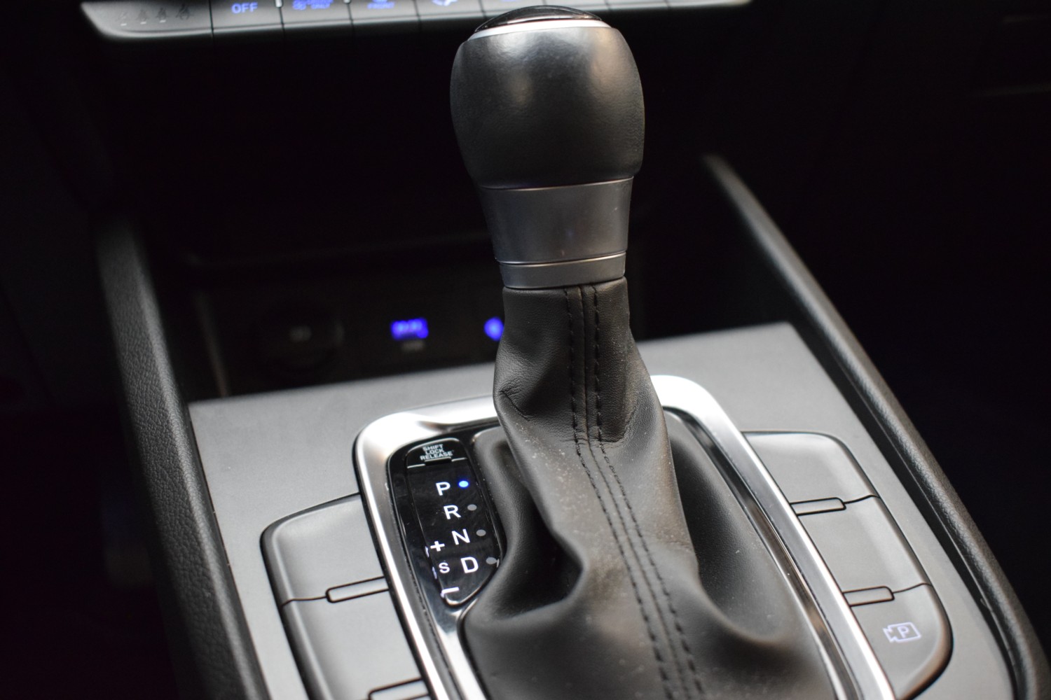 HYUNDAI KONA TECNO 1.6 GDI HEV 2C DCT - Ítem15