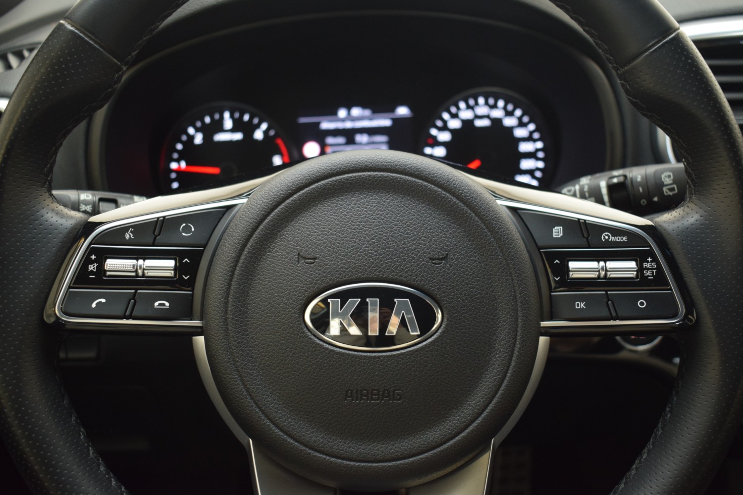 KIA SPORTAGE GT Line Essential 1.6 MHEV 136CV 4X2 - Ítem11