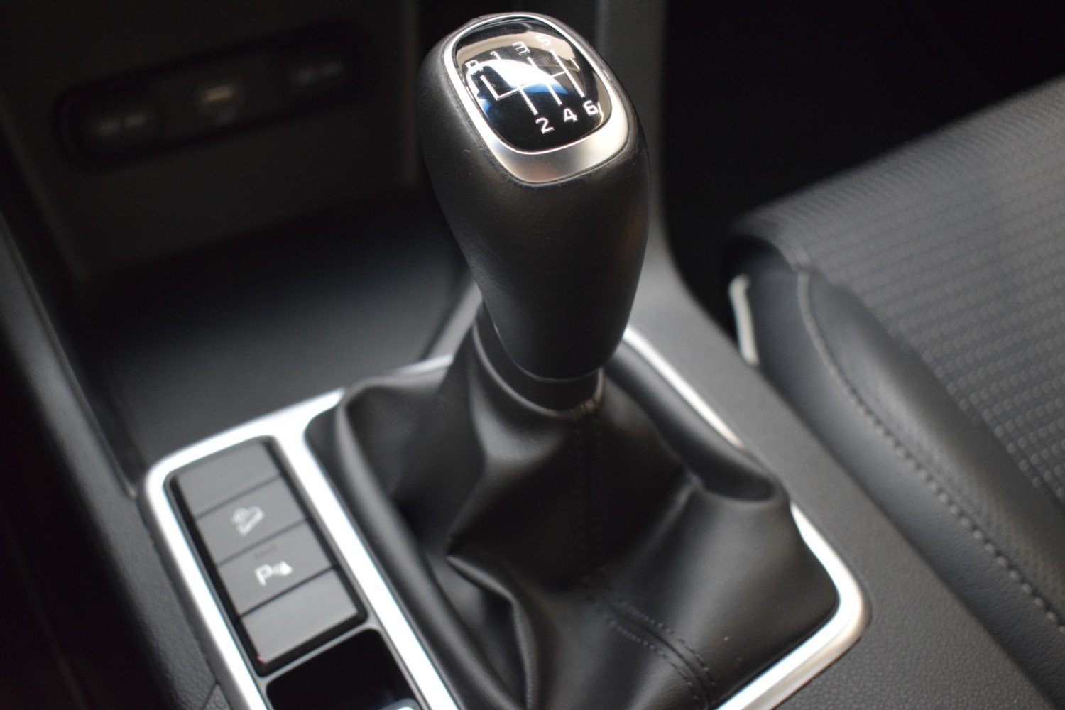 KIA SPORTAGE GT Line Essential 1.6 MHEV 136CV 4X2 - Ítem15