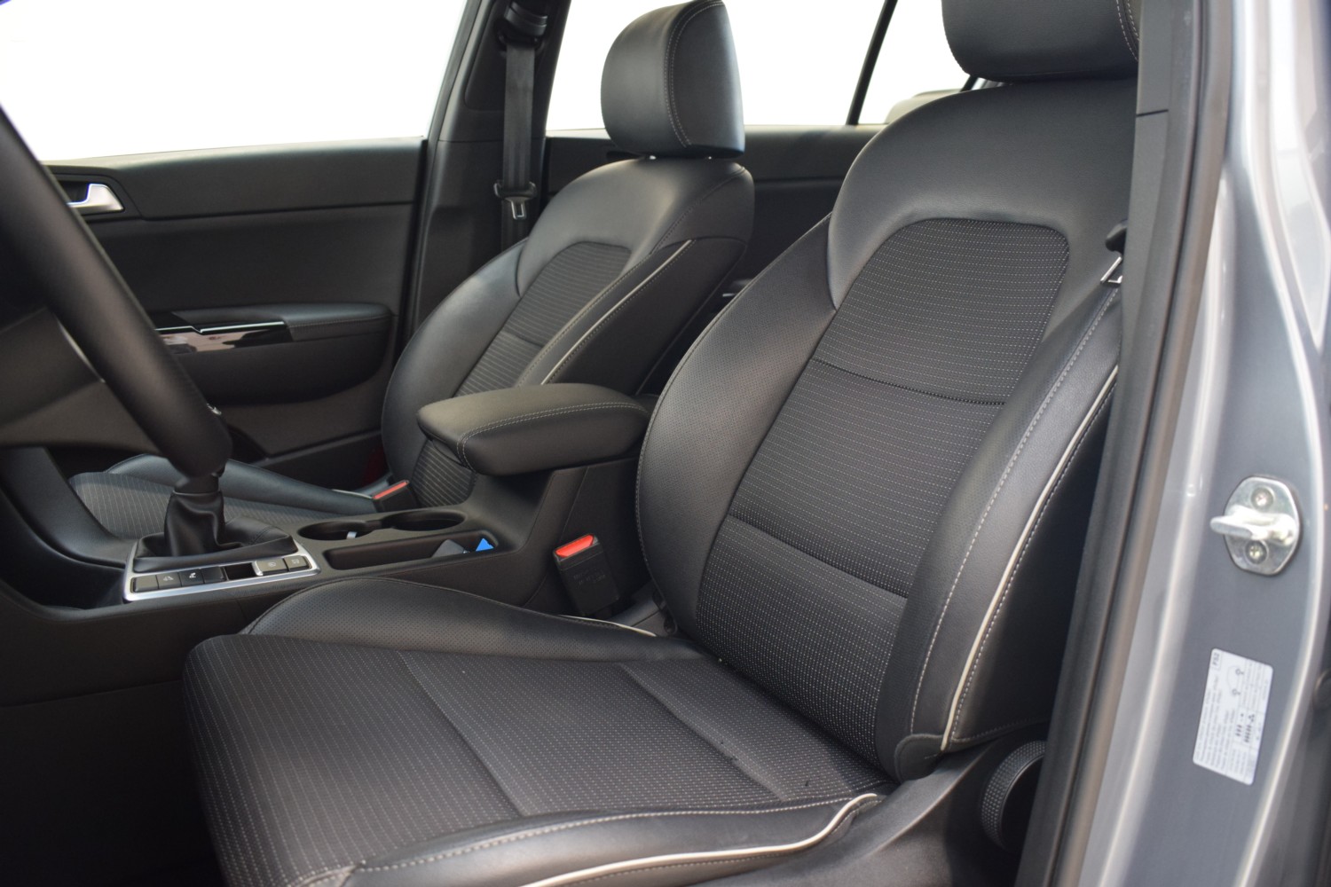 KIA SPORTAGE GT Line Essential 1.6 MHEV 136CV 4X2 - Ítem20