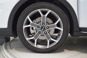 KIA TECH XCEED 1.6 CRDI (136CV) DCT - Ítem9