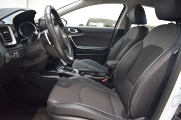 KIA TECH XCEED 1.6 CRDI (136CV) DCT - Ítem21