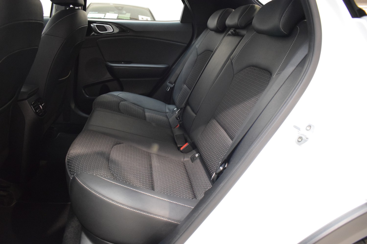 KIA TECH XCEED 1.6 CRDI (136CV) DCT - Ítem22