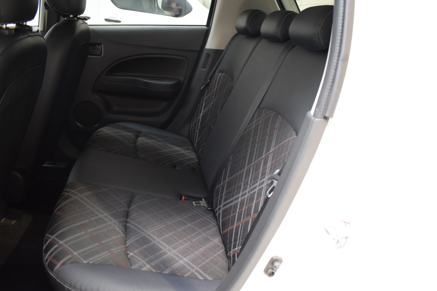 MITSUBISHI SPACE STAR MPI KATEKI 1.2 70CV - Ítem22