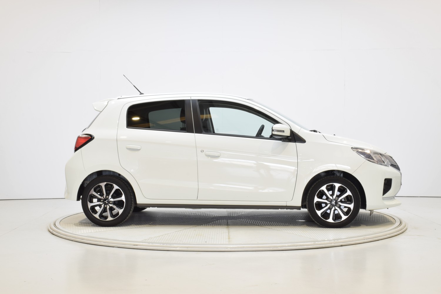 MITSUBISHI SPACE STAR MPI KATEKI 1.2 70CV - Ítem6