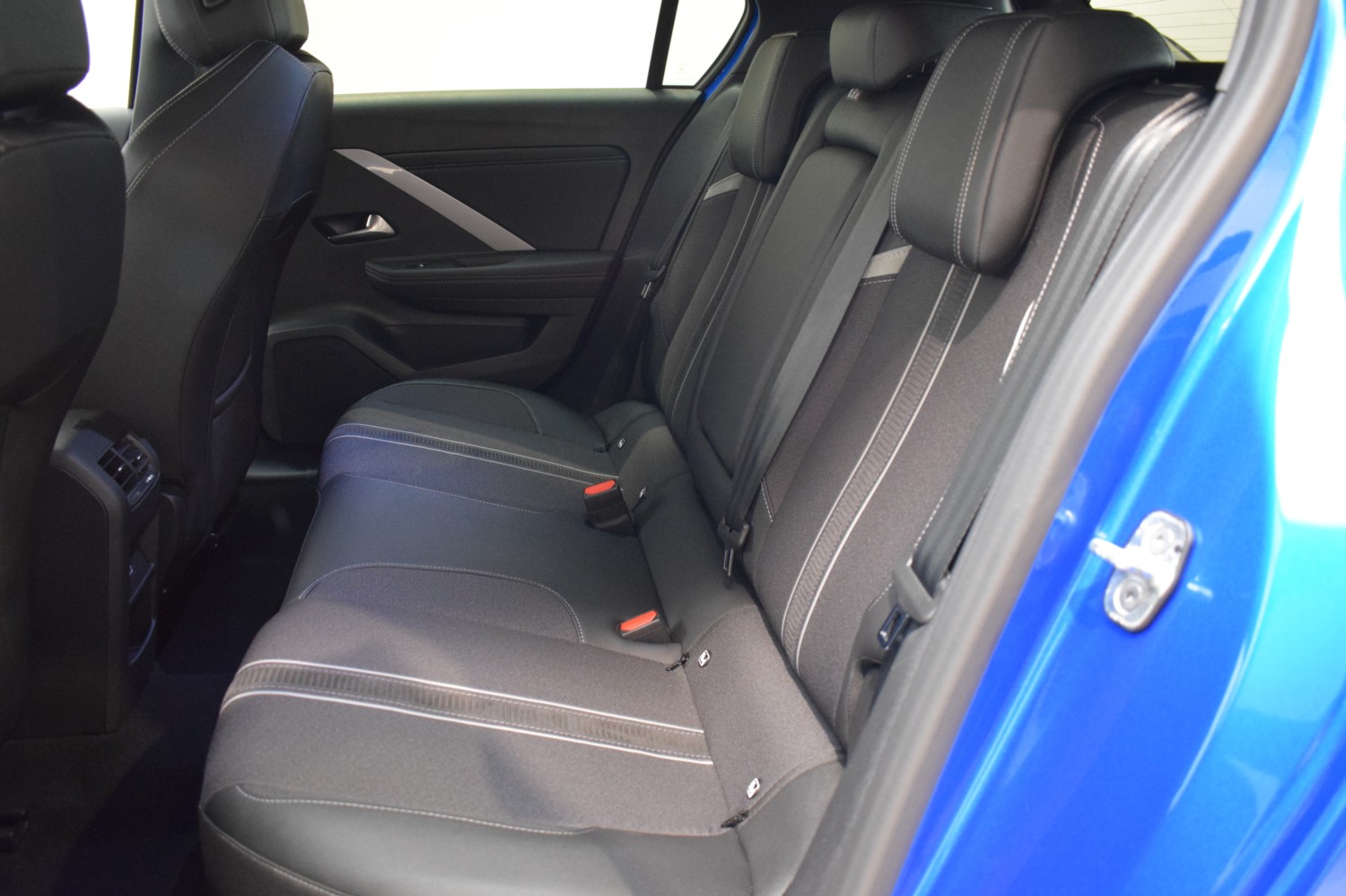 OPEL ASTRA GS 1.2T XHT 96kW (130CV) - Ítem22