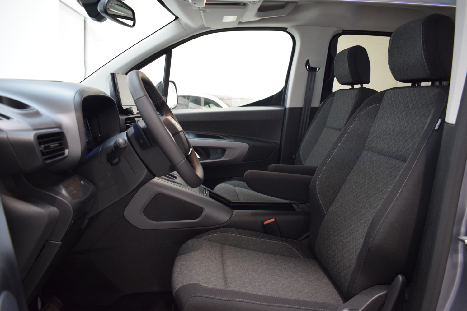 OPEL COMBO GS 130 Cv 1.5 Td S/S AT8 - Ítem20
