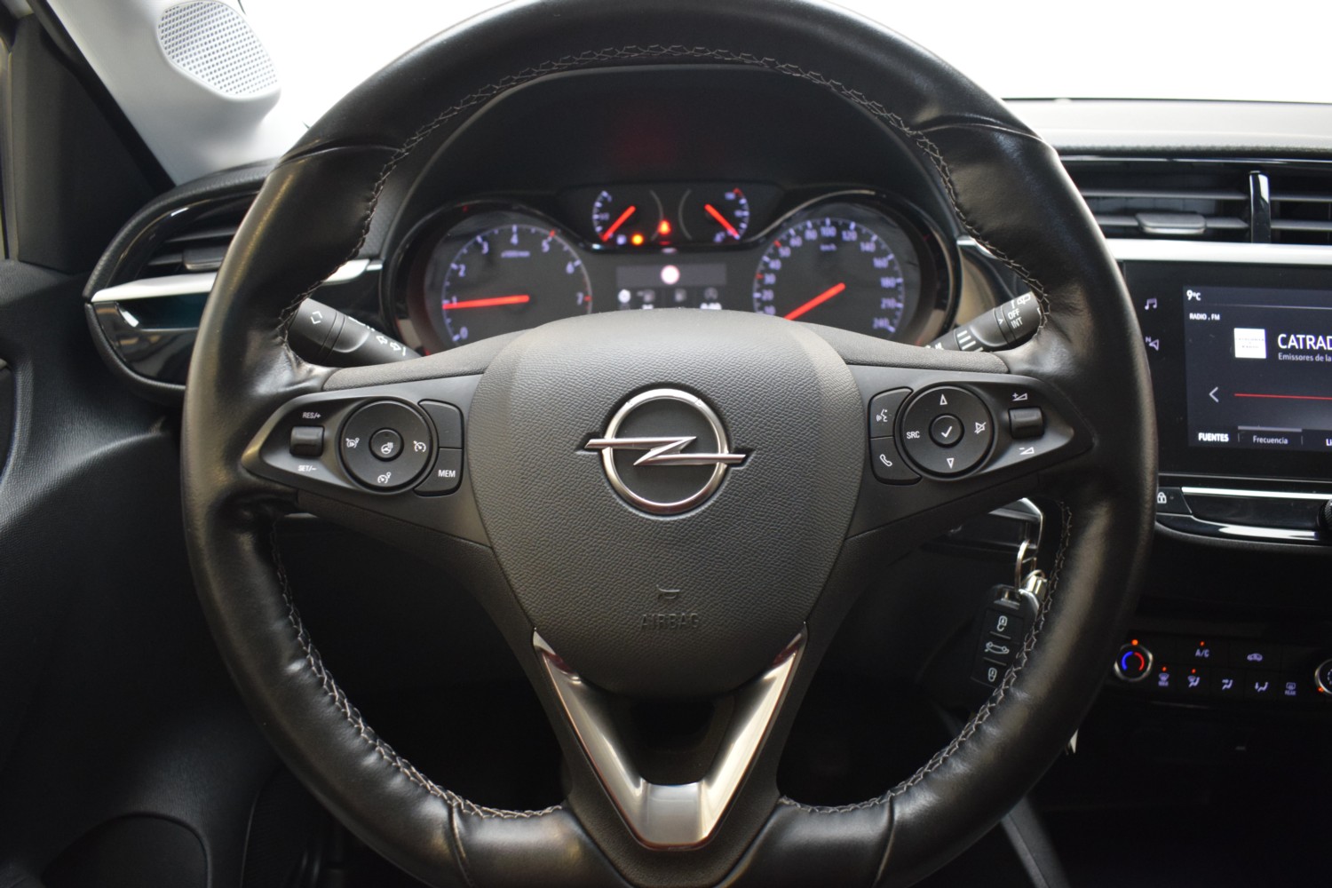 OPEL CORSA ELEGANCE 1.2T XHL 74kW (100CV) - Ítem12