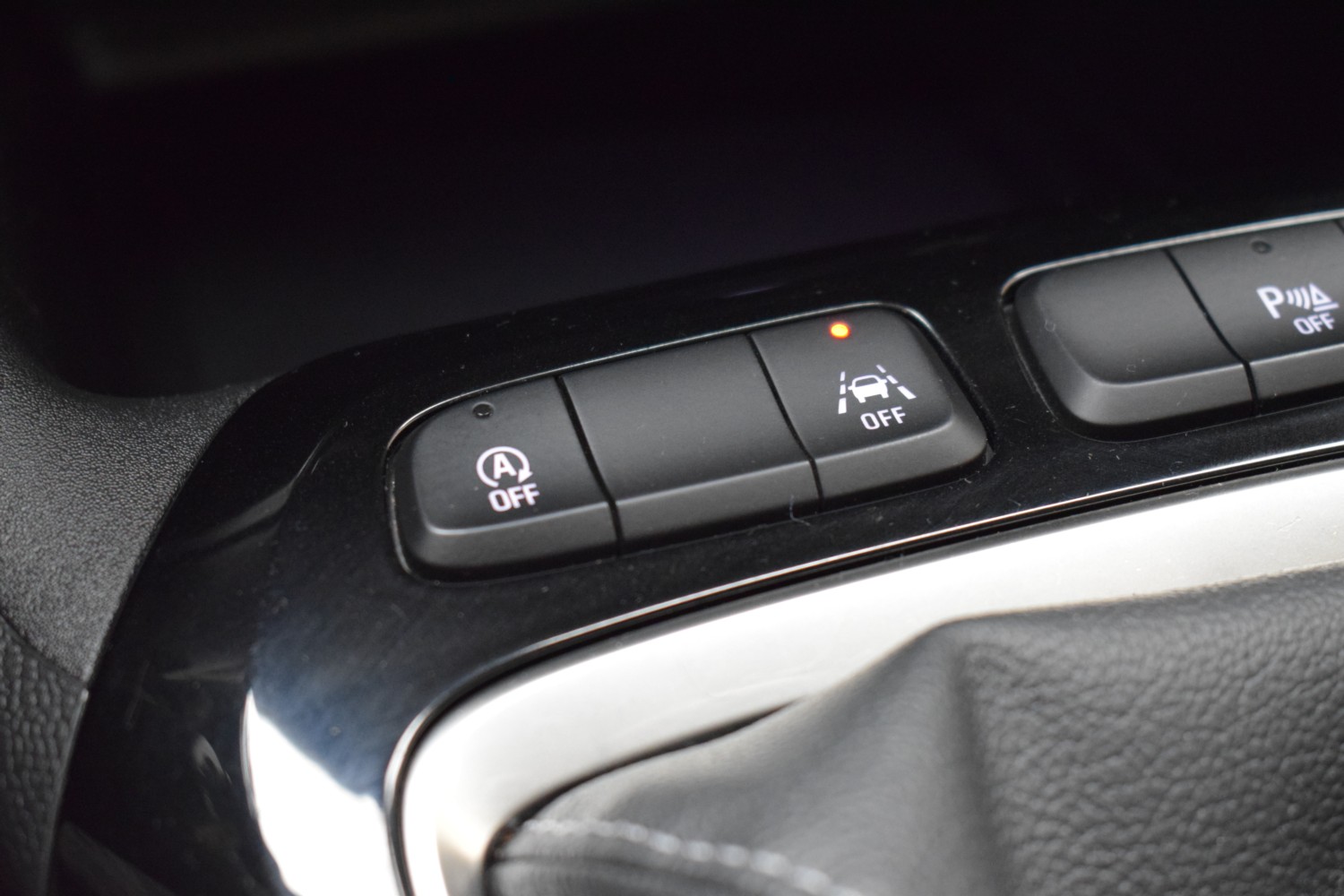 OPEL CORSA ELEGANCE 1.2T XHL 74kW (100CV) - Ítem17