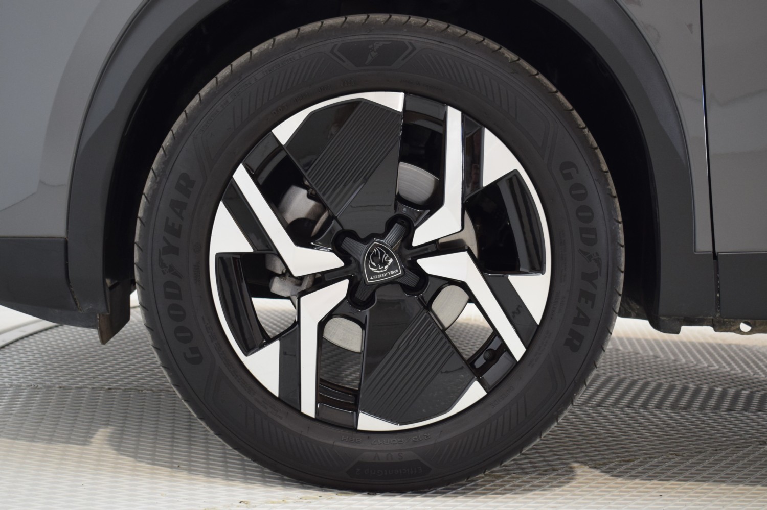 PEUGEOT 2008 ALLURE Puretech 100 S&S 6 Vel. MAN - Ítem9