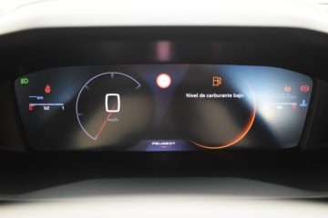 PEUGEOT 2008 ALLURE Puretech 100 S&S 6 Vel. MAN - Ítem10