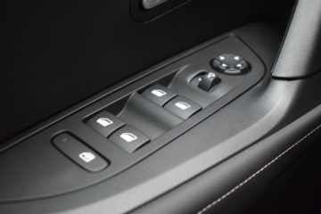 PEUGEOT 2008 ALLURE Puretech 100 S&S 6 Vel. MAN - Ítem14