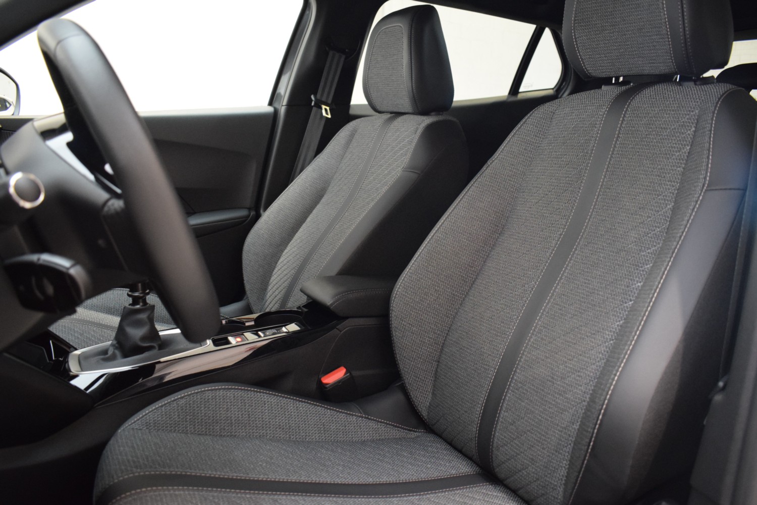 PEUGEOT 2008 ALLURE Puretech 100 S&S 6 Vel. MAN - Ítem20