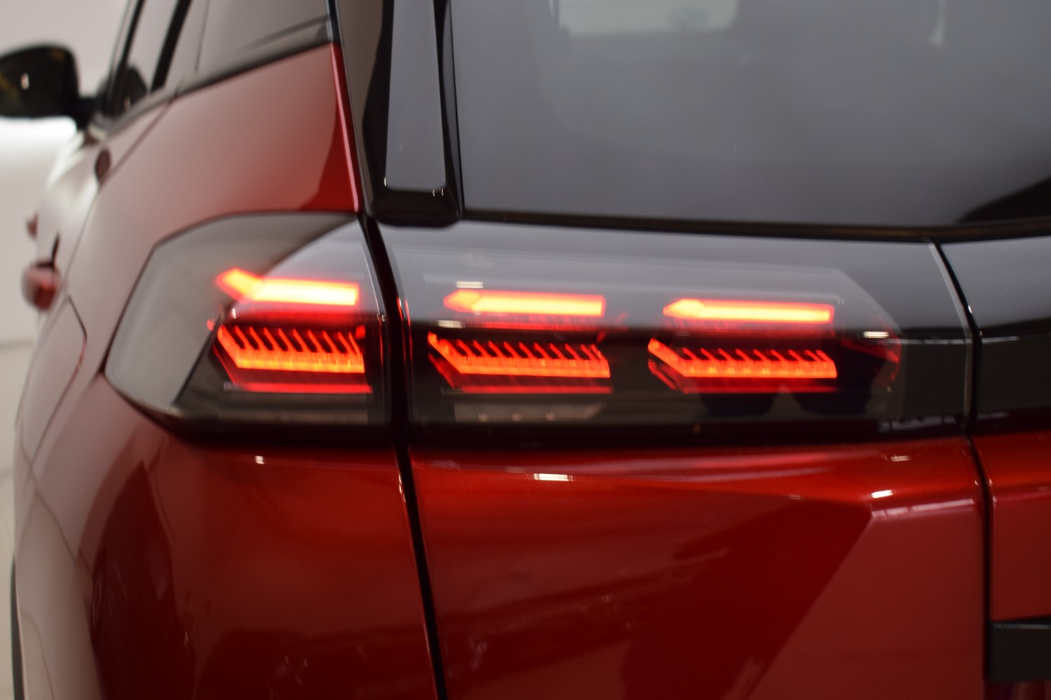 PEUGEOT 2008 ALLURE Puretech 100 S&S 6 Vel. MAN - Ítem25