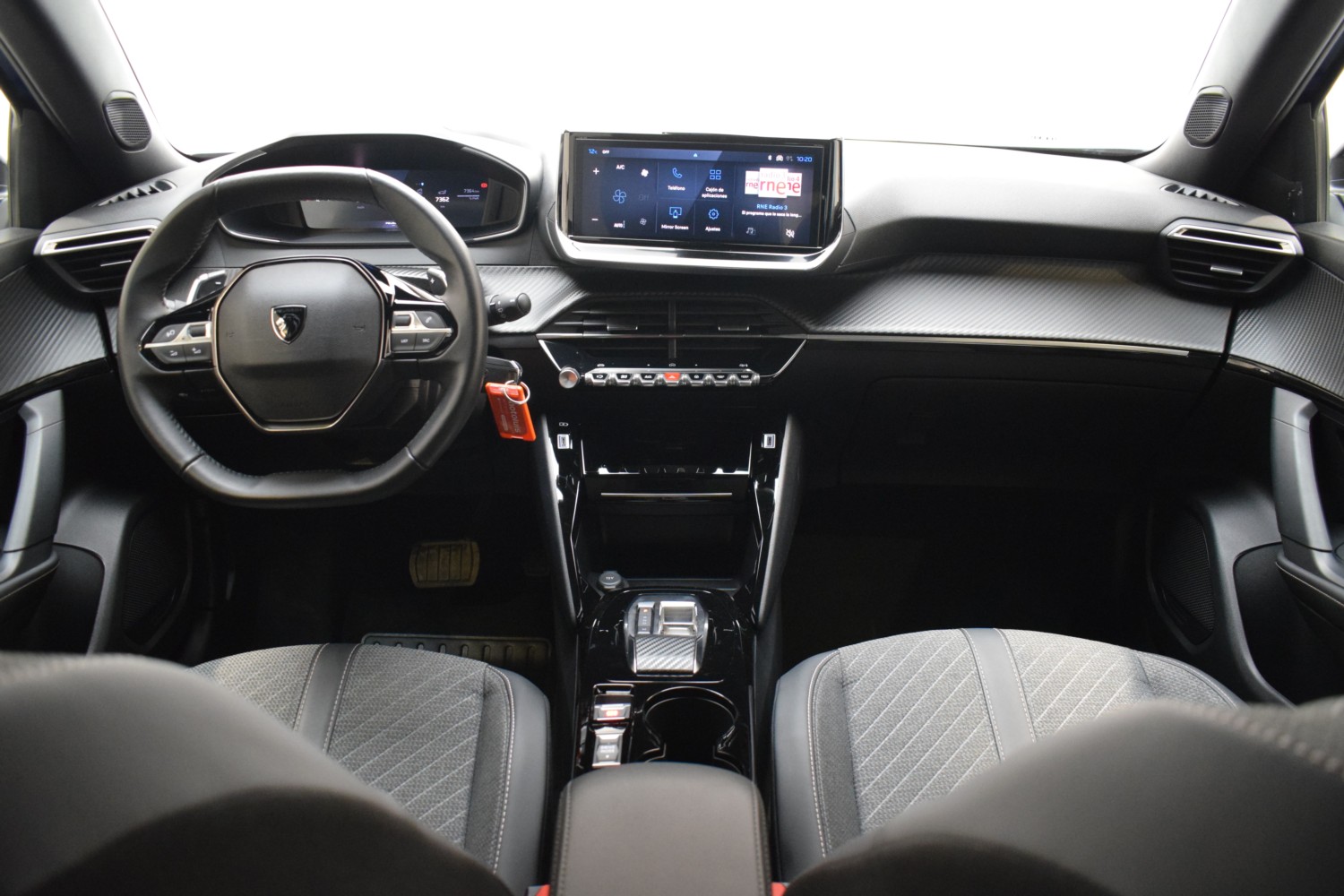 PEUGEOT 2008 ALLURE N2008 Hybrid 145 eDCS6 - Ítem13