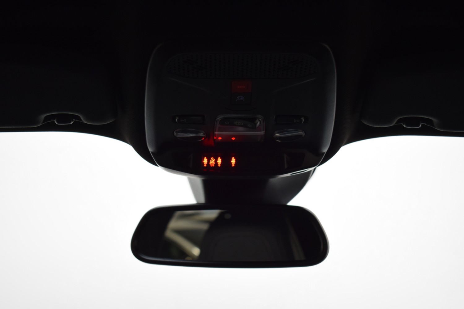 PEUGEOT 2008 ALLURE N2008 Hybrid 145 eDCS6 - Ítem18