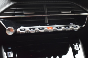 PEUGEOT 2008 ALLURE N2008 Hybrid 145 eDCS6 - Ítem19