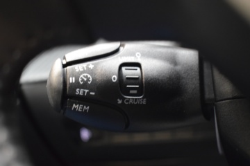 PEUGEOT 2008 ALLURE N2008 Hybrid 145 eDCS6 - Ítem12