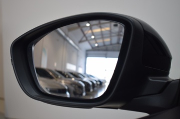 PEUGEOT 2008 ALLURE N2008 Hybrid 145 eDCS6 - Ítem15