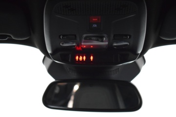 PEUGEOT 2008 ALLURE N2008 Hybrid 145 eDCS6 - Ítem17