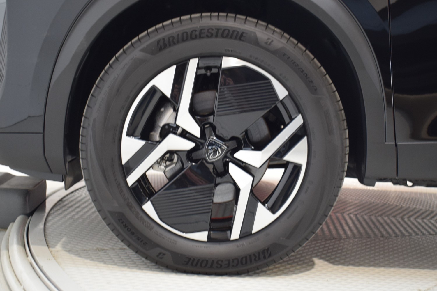 PEUGEOT 2008 ALLURE N2008 Hybrid 145 eDCS6 - Ítem9
