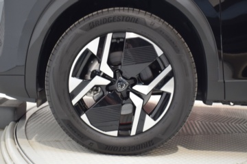 PEUGEOT 2008 ALLURE N2008 Hybrid 145 eDCS6 - Ítem9
