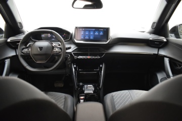 PEUGEOT 2008 ALLURE N2008 Hybrid 145 eDCS6 - Ítem14