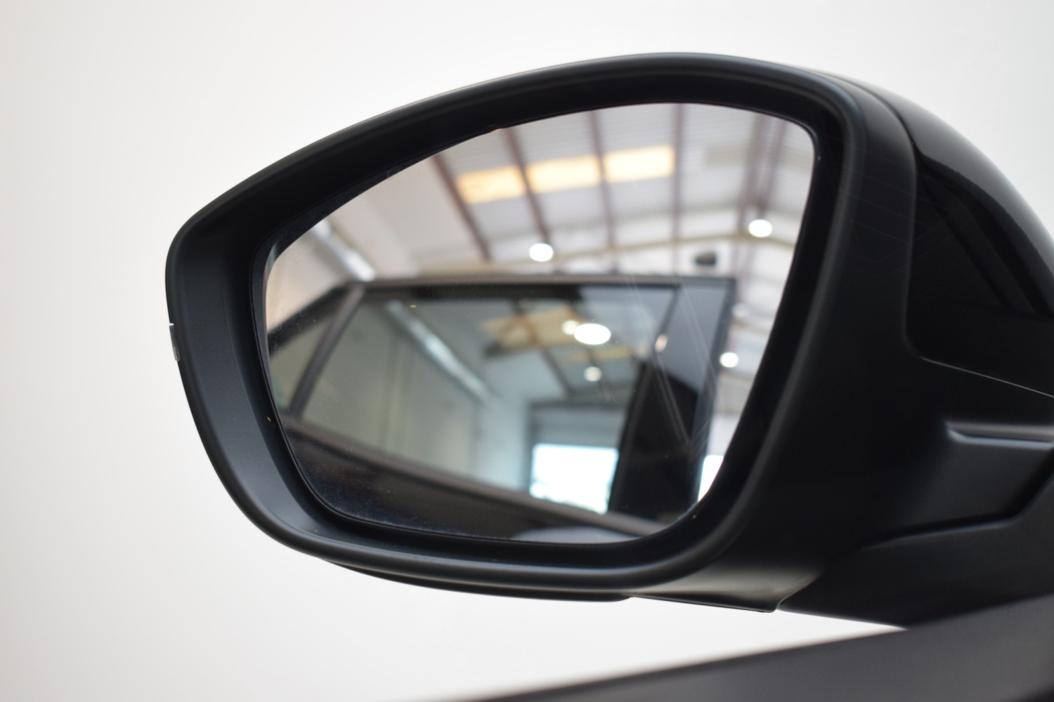 PEUGEOT 2008 ALLURE N2008 Hybrid 145 eDCS6 - Ítem16