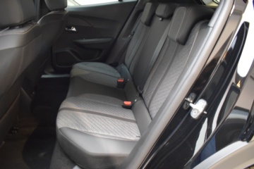 PEUGEOT 2008 ALLURE N2008 Hybrid 145 eDCS6 - Ítem23