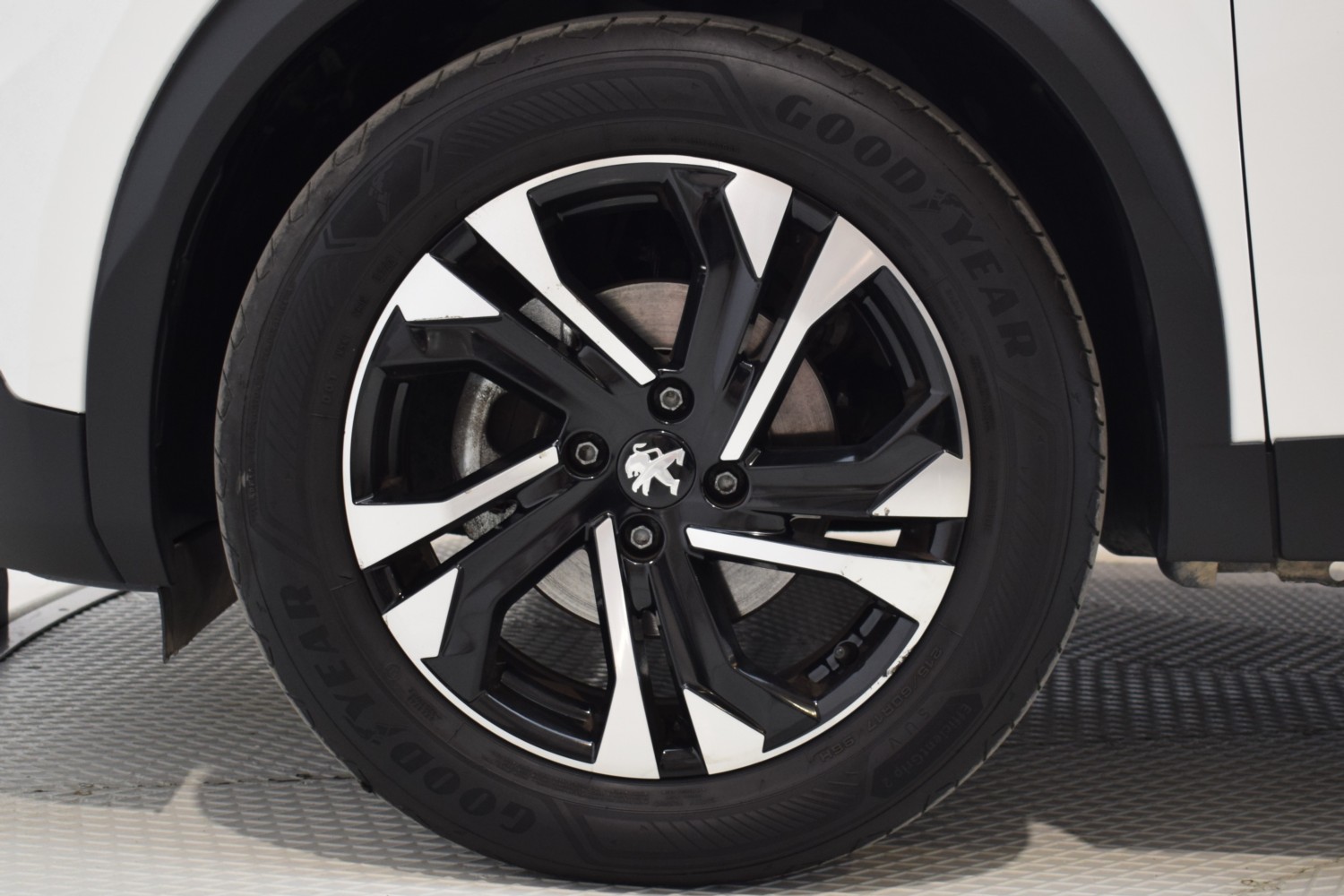 PEUGEOT 2008 ALLURE PACK 1.2 Puretech 100cv S&S BVM6 - Ítem9