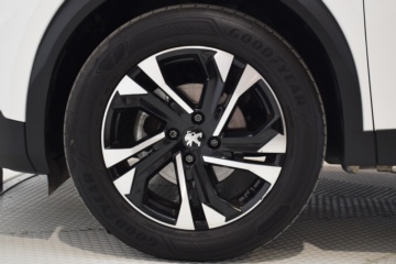PEUGEOT 2008 ALLURE PACK 1.2 Puretech 100cv S&S BVM6 - Ítem9