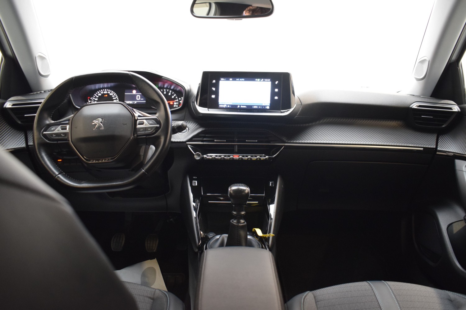 PEUGEOT 2008 ALLURE PACK 1.2 Puretech 100cv S&S BVM6 - Ítem13