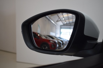PEUGEOT 2008 ALLURE PACK 1.2 Puretech 100cv S&S BVM6 - Ítem16