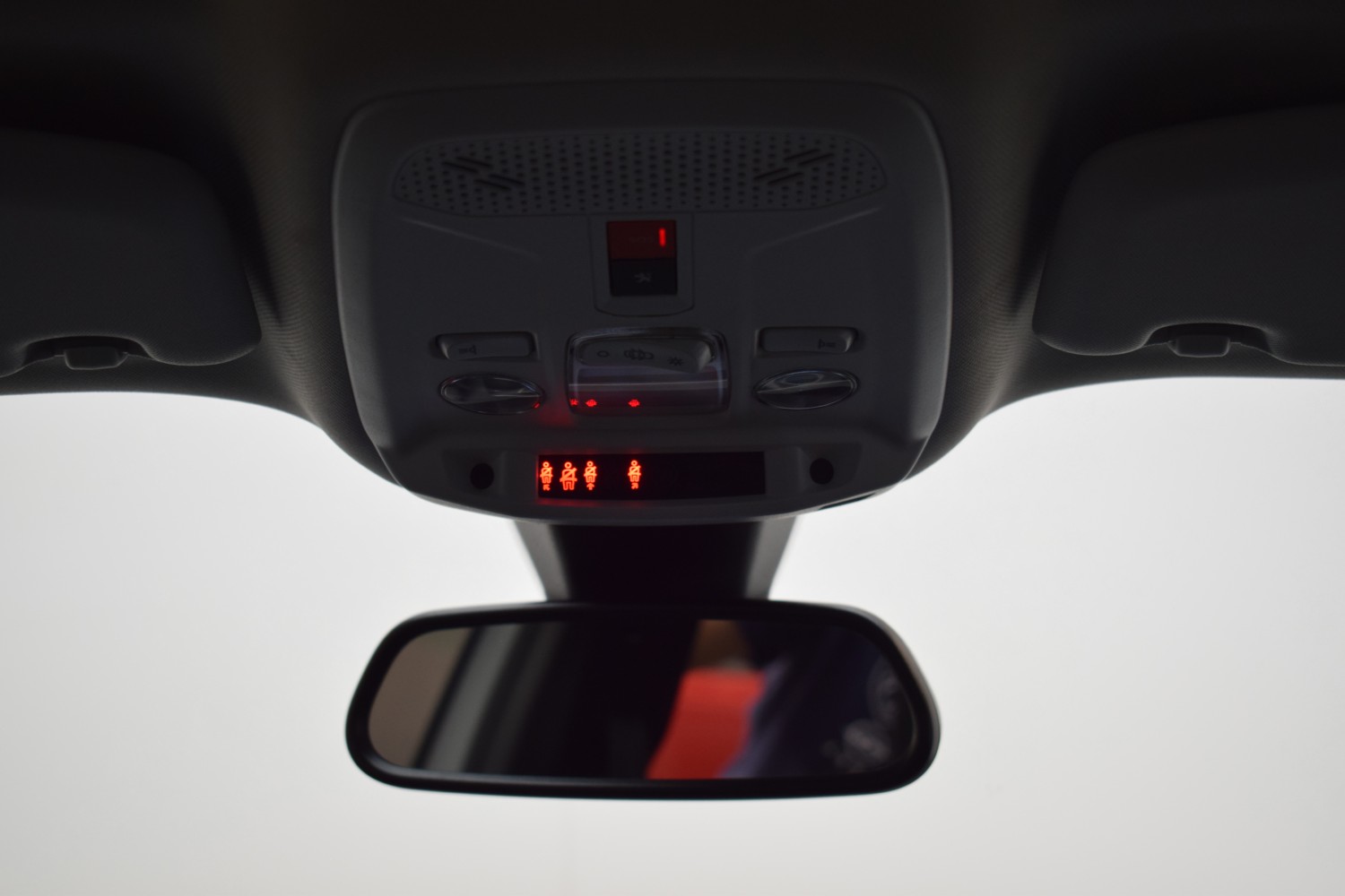 PEUGEOT 2008 ALLURE PACK 1.2 Puretech 100cv S&S BVM6 - Ítem17