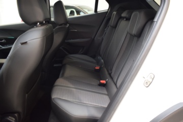 PEUGEOT 2008 ALLURE PACK 1.2 Puretech 100cv S&S BVM6 - Ítem22