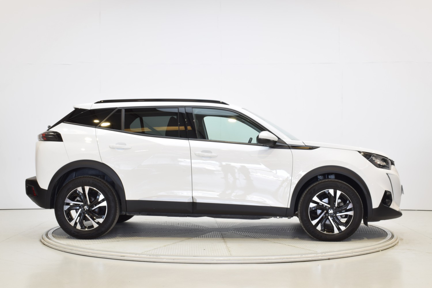 PEUGEOT 2008 ALLURE PACK 1.2 Puretech 100cv S&S BVM6 - Ítem5
