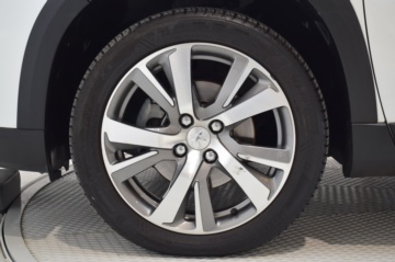 PEUGEOT 2008 ALLURE 1.2 PureTech 81KW (110CV) Auto - Ítem9