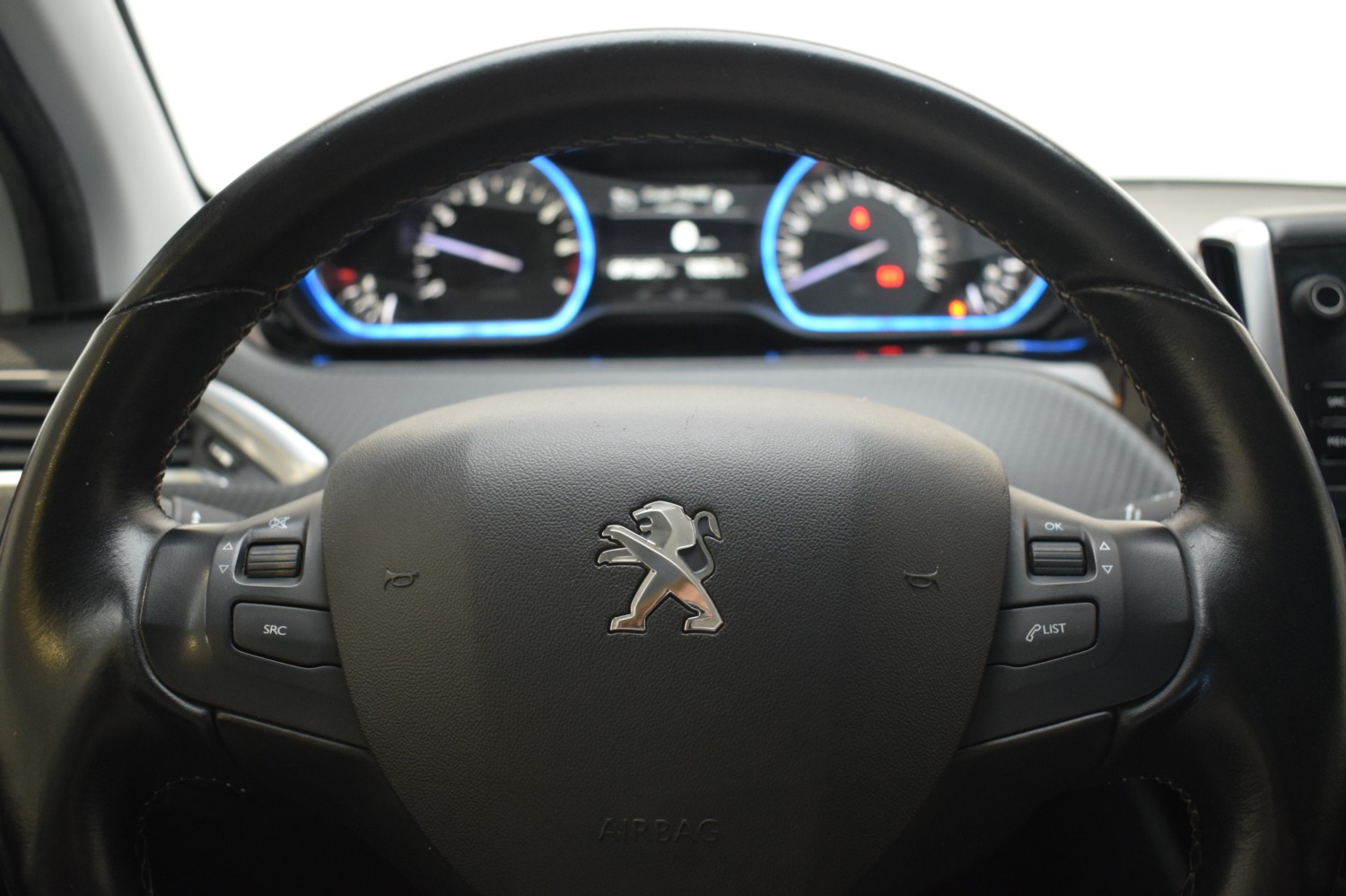 PEUGEOT 2008 ALLURE 1.2 PureTech 81KW (110CV) Auto - Ítem11