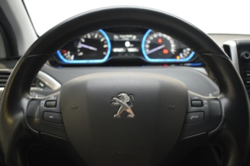 PEUGEOT 2008 ALLURE 1.2 PureTech 81KW (110CV) Auto - Ítem11