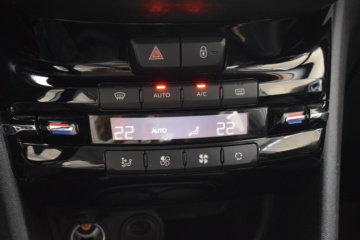 PEUGEOT 2008 ALLURE 1.2 PureTech 81KW (110CV) Auto - Ítem20