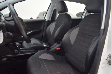 PEUGEOT 2008 ALLURE 1.2 PureTech 81KW (110CV) Auto - Ítem21