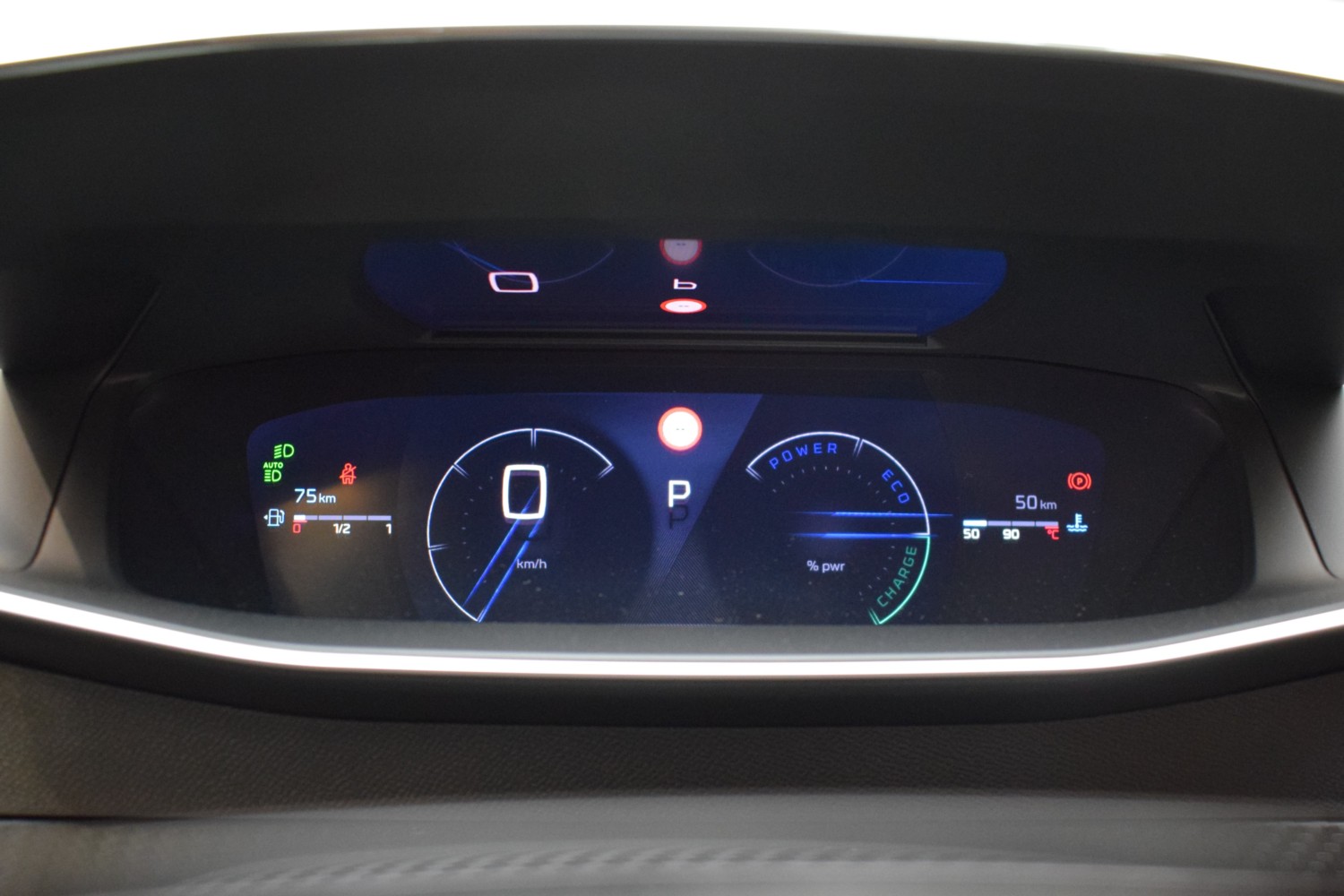 PEUGEOT 2008 GT EXCLUSIVE Hybrid 145 eDCS6 - Ítem9
